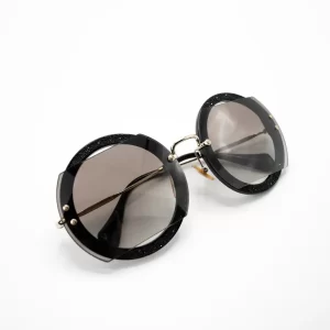 miu miu güneş gözlüğü